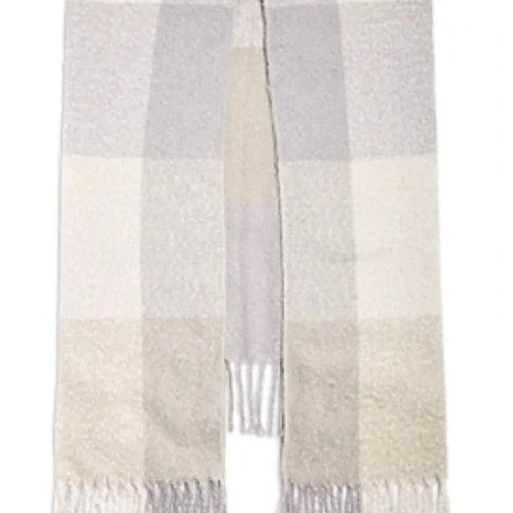 Echo Boucle Ruana Soft Wrap - Cream Check - Picture 2 of 2